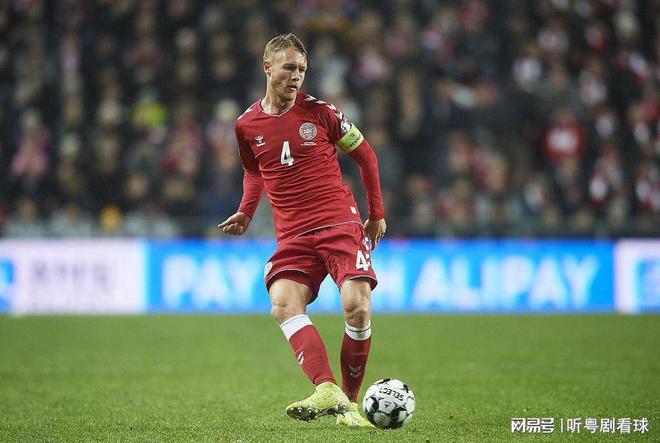 丹麦打破俄罗斯的防线，晋级半决赛