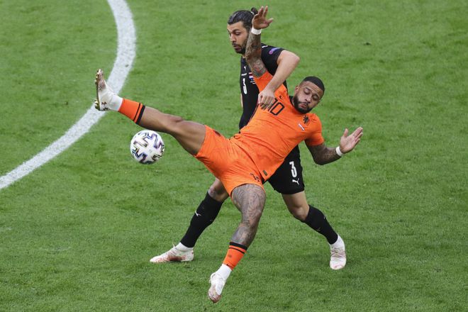 奥地利战平乌克兰，绝杀进球引爆热情观众的简单介绍