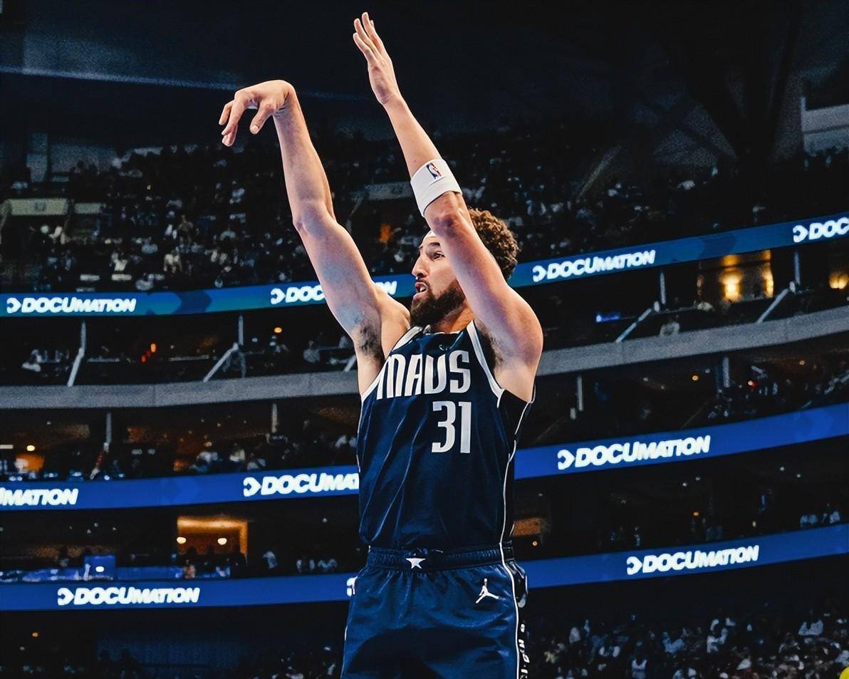 鹈鹕复出首战，独行侠状态火爆，西蒙斯成为焦点！