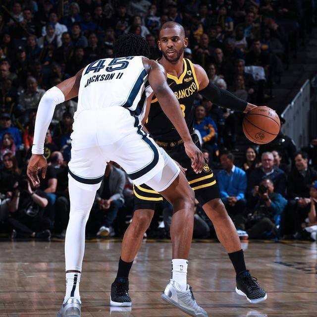 包含JackeyLove新星战术调整表现惊艳，勇士未来可期！的词条