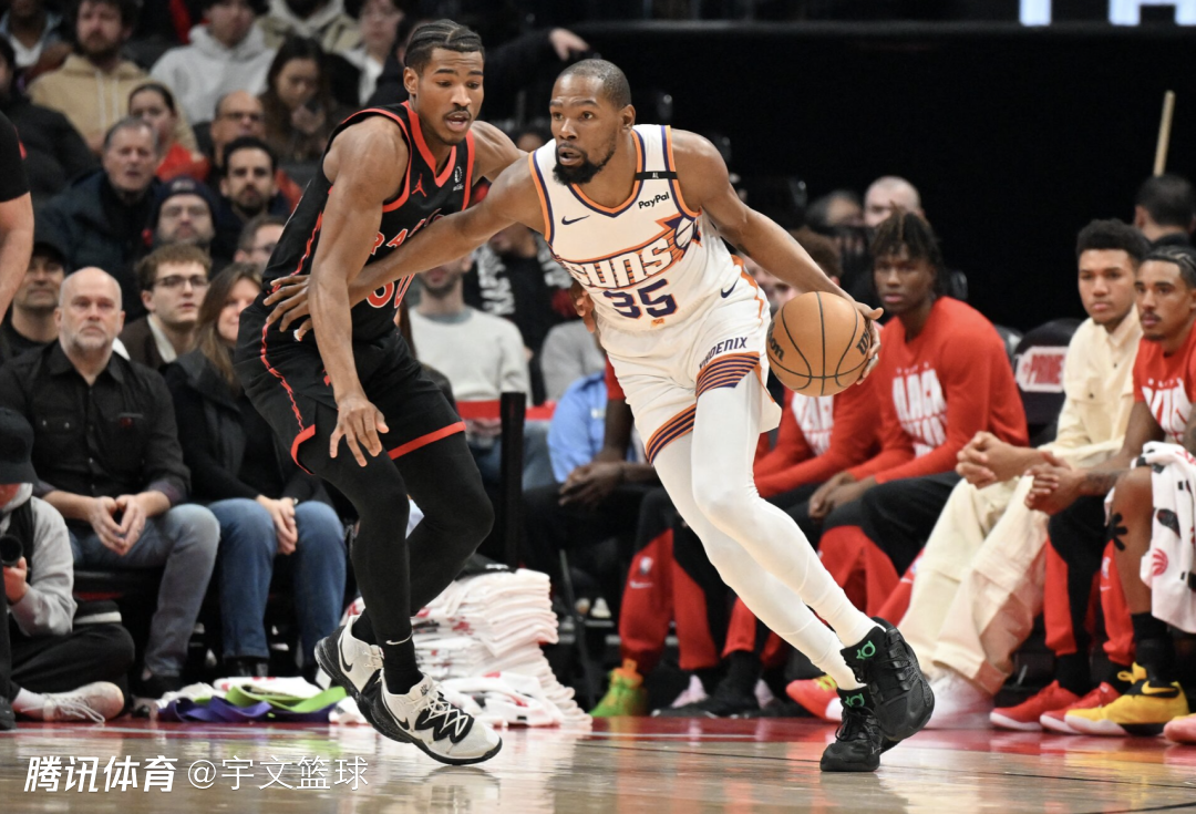 巴特勒连续十二场比赛得分超过表现优异，独行侠不断突破！