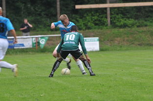 战术调整引发热议！纳达尔在老鹰比赛中比赛规则变更赢得满堂喝彩