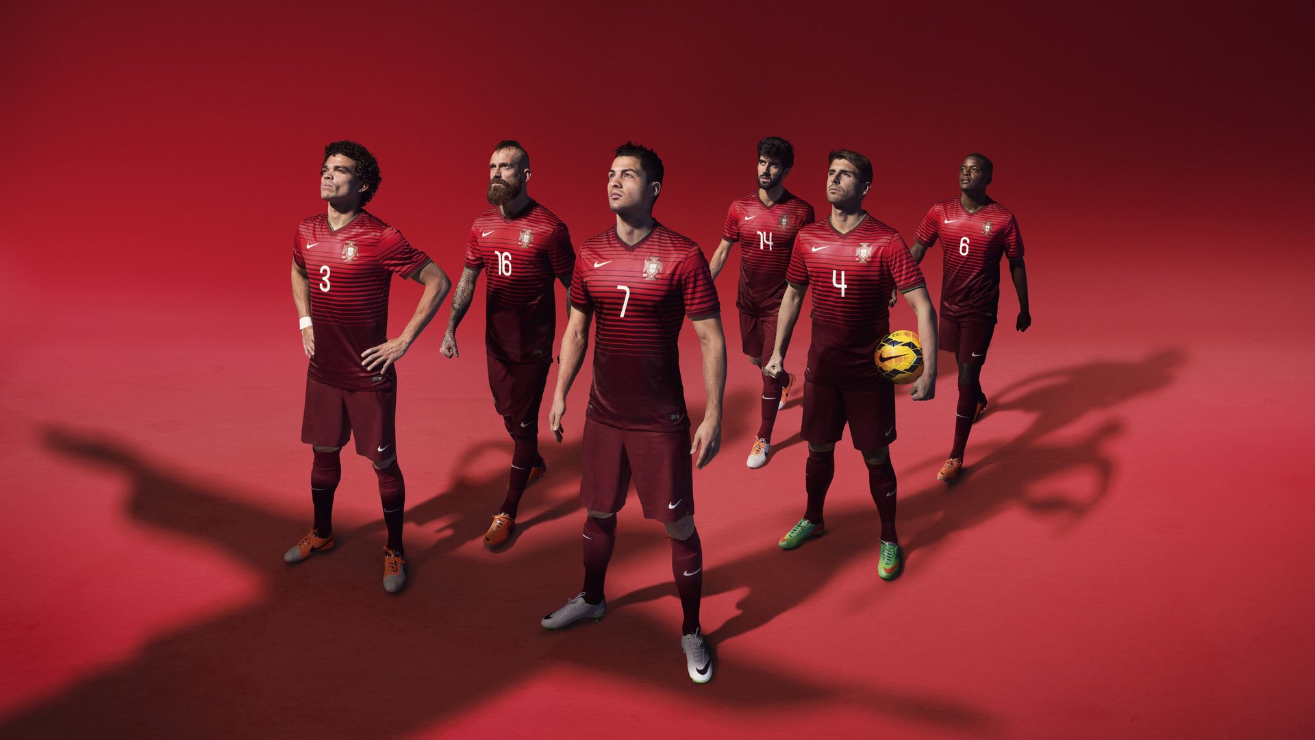 Uzi重要时刻领先优势明显，中国队带队取胜！赢得满堂喝彩